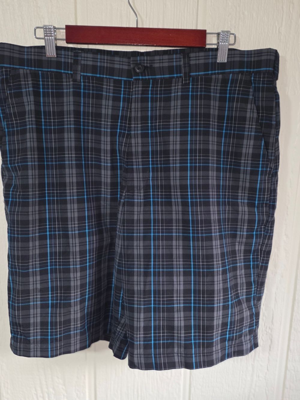 Ben Hogan Men's Black and Blue Plaid Flat-Front Shorts, Size 36